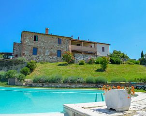 Guest house 09527727 • Apartment Tuscany / Elba • Appartement Crete Senesi landscape 