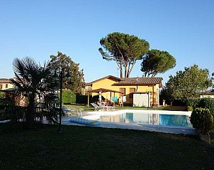 Verblijf 09553605 • Vakantiewoning Toscane / Elba • Vakantiehuis in Barga met zwembad, in Toscane. 