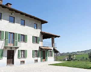 Vakantiehuis Vignot & Wijn in Costigliole d'Asti, Piemonte met prachtig uitzicht op het Italiaanse landschap.