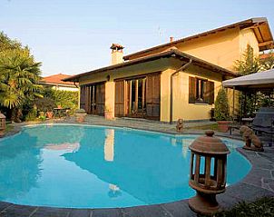 Verblijf 0974301 • Vakantiewoning Piemonte • Vakantiehuis in Biganzolo met zwembad, in Piemonte. 