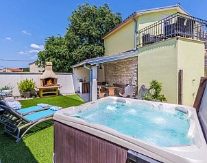 Guest house 10120008 • Holiday property Istria • Vakantiehuis Ana 