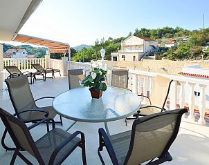 Guest house 10310103 - Holiday property Dalmatia - Vakantiehuis Villa Kursar