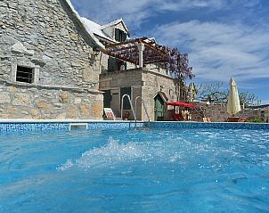 Guest house 10311602 • Holiday property Dalmatia • Vakantiehuis Villa Glicinia 