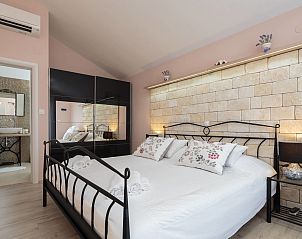 Guest house 10313601 - Holiday property Dalmatia - Vakantiehuis Villa Mutnik