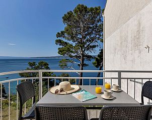 Guest house 10317045 - Apartment Dalmatia - Appartement Pine Canopy Zwei-Zimmer-Wohnung A8