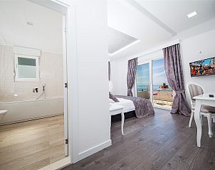 Guest house 1032904 - Holiday property Dalmatia - Vakantiehuis Prestige