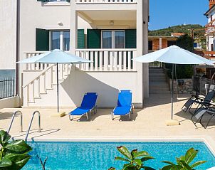 Guest house 10334501 • Holiday property Dalmatia • Vakantiehuis Villa Zlatan 