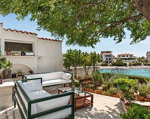 Verblijf 10338601 • Vakantiewoning Dalmatie • Sea front vacation home 