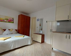 Guest house 10340217 - Apartment Dalmatia - Appartement Helles Studioappartement mit gro�em Balkon