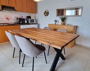 Guest house 1034721 - Apartment Dalmatia - Appartement Erdgeschoss-Ferienwohnung mit Garten und Pool