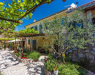 Guest house 1048308 - Holiday property Kvarner - Vakantiehuis MANAS / HR-10925-01