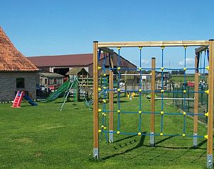 Speelplein bij Hove Ter Hille in Jabbeke, ideaal voor kinderen aan de Belgische kust.