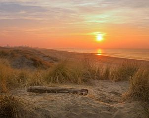 Adembenemend uitzicht op zonsondergang bij PARK MERLO, Bredene, Belgische kust.