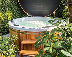 Ontspan in de luxe jacuzzi van Villa Z' Evita, vakantiehuis aan de Belgische kust in Nieuwpoort.