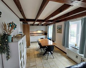 Ruime keuken en eetkamer in vakantiehuis Duinendaele 272, Adinkerke, De Panne, Belgische kust.