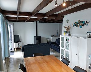 Woonkamer met comfortabele zithoek in Duinendaele 272, Adinkerke, De Panne, Belgische kust.