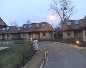 Avondzicht op vakantiehuizen in Walhofpark 13, Adinkerke-De Panne, Belgi.