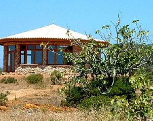 Monte Rosa - Huisje 3, een uniek vakantiehuis in Baro de So Joo, Algarve, omgeven door prachtige natuur en rust.