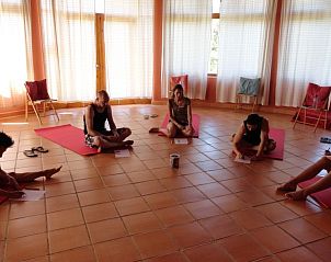 Monte Rosa - Huisje 3 in Baro de So Joo, Algarve biedt een serene binnenruimte voor ontspanning en meditatie.