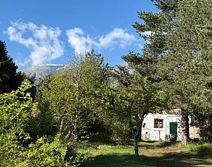 Huisje in San Martin de la Virgen de Moncayo, genesteld in weelderige natuur, ideaal voor een rustige vakantie in Aragn, Spanje.