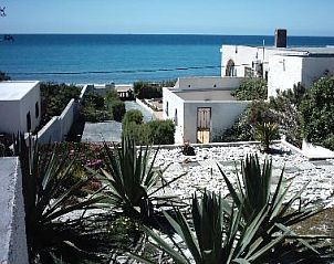 Beach House vakantiehuis in Almerimar, Costa Almeria met prachtig zeezicht en mediterrane tuin.