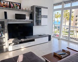 Gezellige woonkamer in Appartement aan het strand van Albir met uitzicht op zee, Albir, Costa Blanca, Spanje.