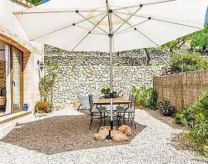 Geniet van het zonnige terras bij Can Elisa - Appartement Oliva in Tarbena, Costa Blanca, Spanje.