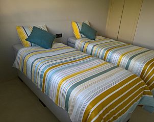 Attraktives Schlafzimmer in Oasis Beach X 106, einer Wohnung in Guardamar del Segura, Costa Blanca, Spanien.