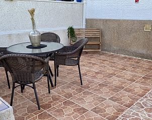 Geniet van het zonnige terras bij Casa del Sol, een prachtig appartement in Orihuela, Costa Blanca, Spanje.