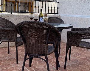 Gezellige slaapkamer in Casa del Sol, Orihuela, Costa Blanca. Geniet van comfort en rust in dit charmante vakantieappartement.