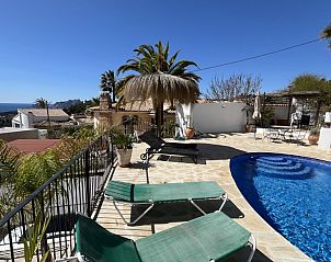 Ontspan aan het zwembad van Villa Sonrisa Feliz in Benissa, Costa Blanca, vakantiehuis met prachtig uitzicht op zee.