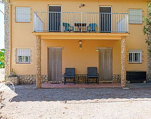 Ferienhaus in Pedralba mit sonniger Veranda, gelegen in der ruhigen Natur der Costa del Azahar, Spanien.