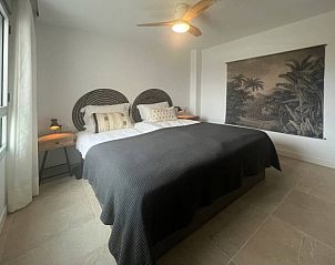 Stijlvolle slaapkamer in Casa Mijas, La Cala de Mijas, Costa del Sol, Spanje. Comfortabel appartement met moderne inrichting.