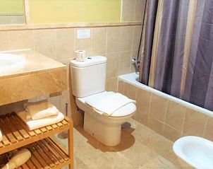 Luxe badkamer in Overwinteren aan de Costa de Sol, Estepona appartement, Costa del Sol, Spanje.