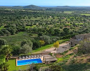 Guest house 1601008 - Holiday property Mallorca - Vakantiehuis Beeindruckende Finca mit Pool und Klimatisierun