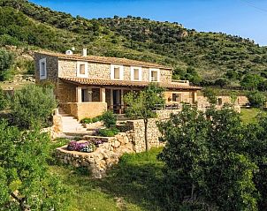 Guest house 1601008 - Holiday property Mallorca - Vakantiehuis Beeindruckende Finca mit Pool und Klimatisierun