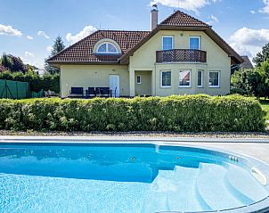 Verblijf 1649803 • Vakantiewoning Praag • Vakantiehuis Pool & Garden Villa 