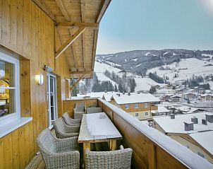 Geniet van het adembenemende uitzicht vanaf het terras van Stunning Alpin Apartment in Lenk, gelegen in het schilderachtige Berner Oberland.