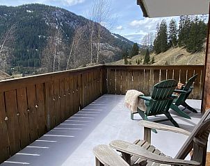 Guest house 18215603 - Apartment Under Gr�ub / Grisons - Appartement Appartement/Fewo, Dusche und Badewanne, 8-Bettwo