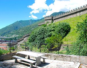 Verblijf 18311402 • Vakantiewoning Ticino / Tessin • Vakantiehuis Casetta salita ai Castelli 