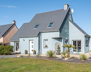 Guest house 19015501 • Holiday property Lower Normandy • Vakantiehuis Blue House (BAY403) 
