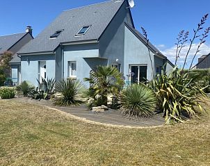 Guest house 19015501 • Holiday property Lower Normandy • Vakantiehuis Blue House (BAY403) 