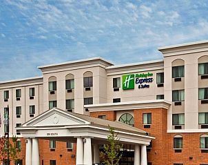 Guest house 19025502 • Apartment Midwesten • Holiday Inn Express Hotel & Suites Chicago Airport West-O'Ha 