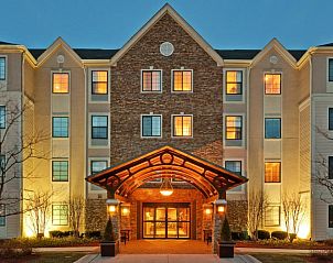 Guest house 19325502 • Apartment Midwesten • Staybridge Suites Glenview, an IHG Hotel 