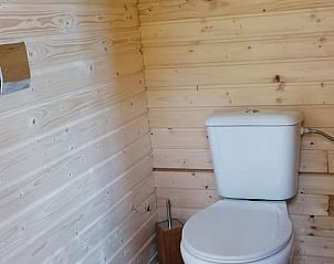 Modern bathroom in Cottage in Wapserveen, comfortable stay in Southwest Drenthe.