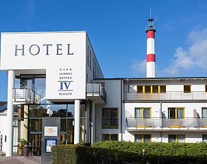 Guest house 21419901 • Apartment Mecklenburg-Vorpommern • Resort Hotel Vier Jahreszeiten Zingst 