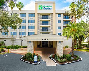 Guest house 2325404 • Apartment Florida • Holiday Inn Express Hotel & Suites Ft. Lauderdale-Plantation 
