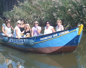 Guest house 240802 - Boat Friese elfsteden - sloep voorstad van londen     