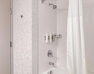 Guest house 2425204 - Apartment Oostkust - Country Inn & Suites by Radisson, Newark Airport, NJ