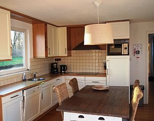Moderne keuken in Vakantiehuisje in Jirnsum, geniet van koken in Het Friese platteland, Friesland.